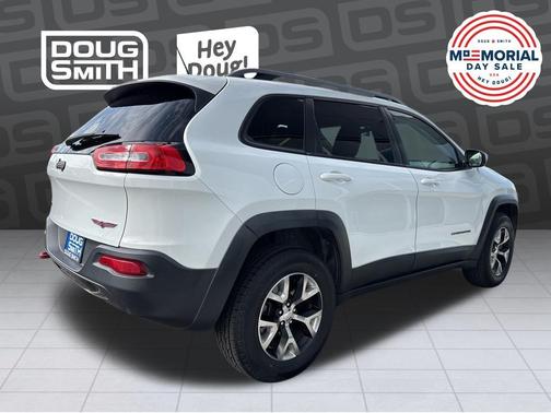 Bright White Clearcoat 2014 Jeep Cherokee Trailhawk
