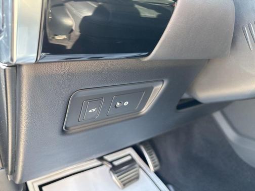 Fuji White 2021 Land Rover Range Rover Sport HSE Dynamic