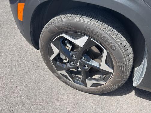 Gravity Gray 2025 Kia Seltos EX