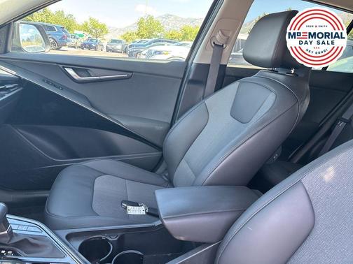 Graphite Gray 2024 Kia Niro EX