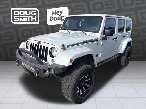 Bright White Clearcoat 2014 Jeep Wrangler Unlimited Sahara