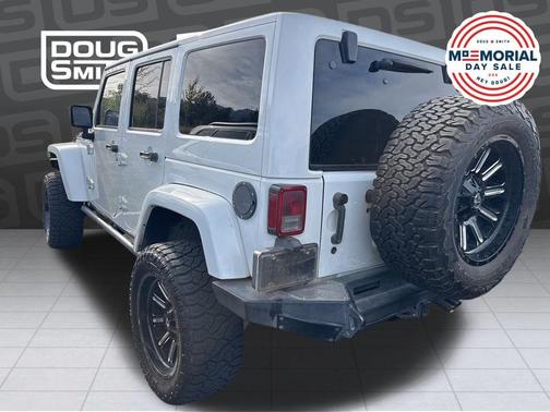 Bright White Clearcoat 2014 Jeep Wrangler Unlimited Sahara