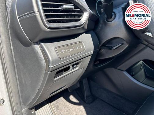Shimmering Silver Pearl 2022 Hyundai SANTA FE Calligraphy