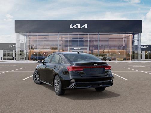 Aurora Black Pearl 2024 Kia Forte GT-Line