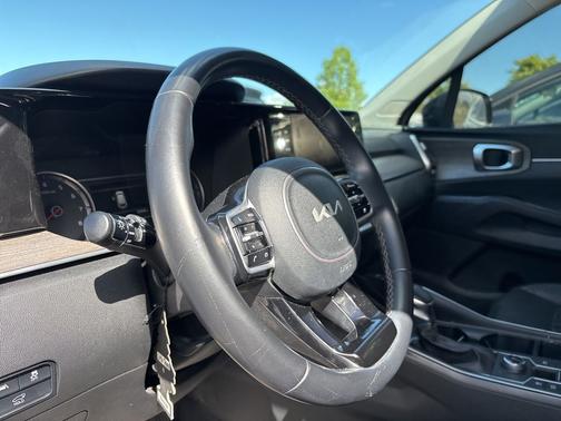 White Pearl 2022 Kia Sorento X-Line EX