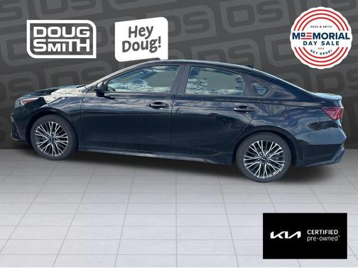 Aurora Black Pearl 2024 Kia Forte GT-Line