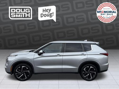 Black Diamond 2022 Mitsubishi Outlander Black Edition