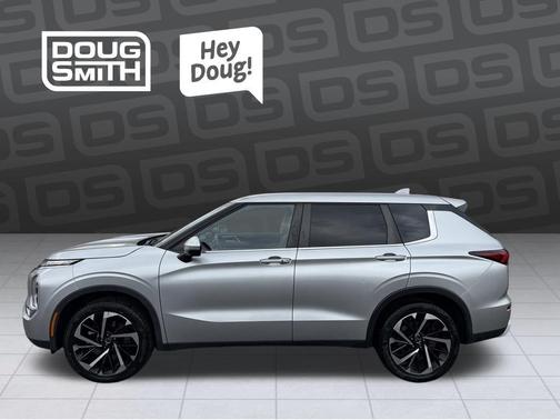 Black Diamond 2022 Mitsubishi Outlander Black Edition