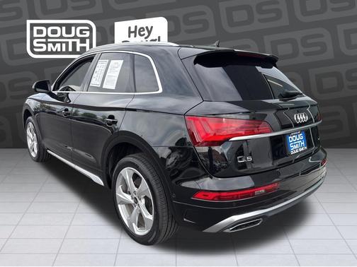 Mythos Black Metallic 2023 Audi Q5 45 S line Prestige