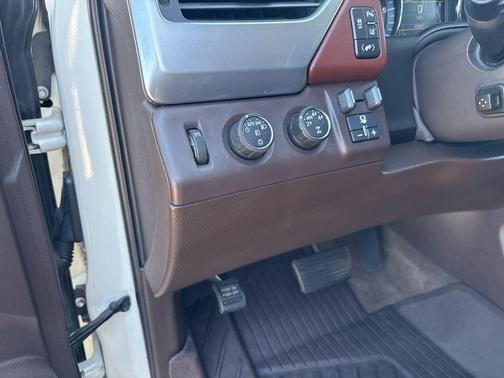 White Diamond Clearcoat 2015 Chevrolet Tahoe LTZ