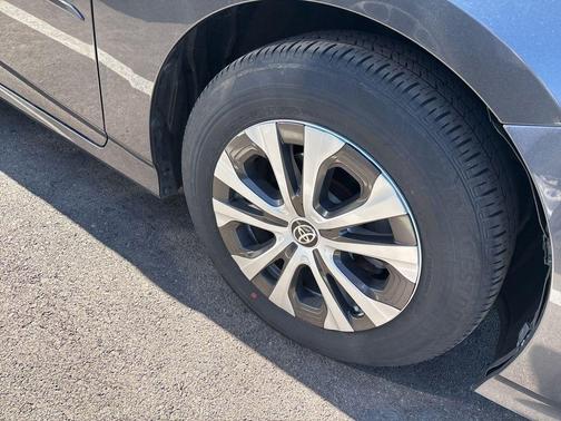 Magnetic Gray Metallic 2022 Toyota Prius LE