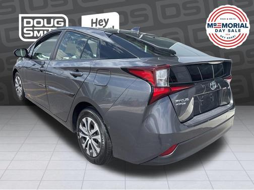 Magnetic Gray Metallic 2022 Toyota Prius LE
