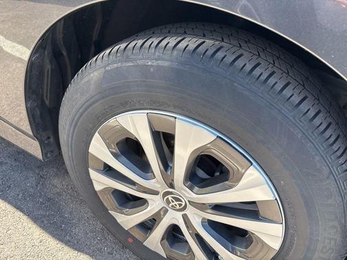 Magnetic Gray Metallic 2022 Toyota Prius LE