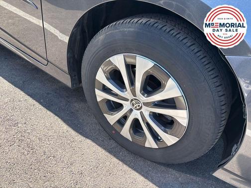 Magnetic Gray Metallic 2022 Toyota Prius LE