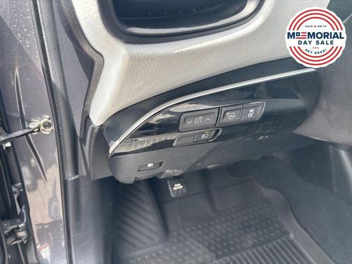 Magnetic Gray Metallic 2022 Toyota Prius LE