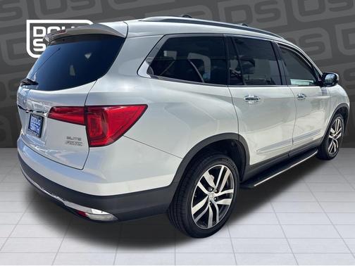 White 2016 Honda Pilot Elite