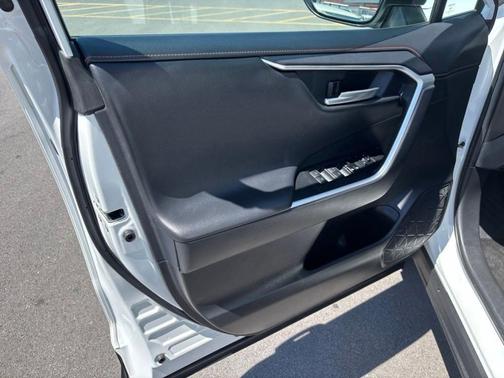 Ice 2023 Toyota RAV4 Adventure