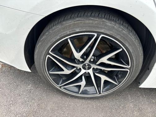 Snow White Pearl 2023 Kia Stinger GT-Line