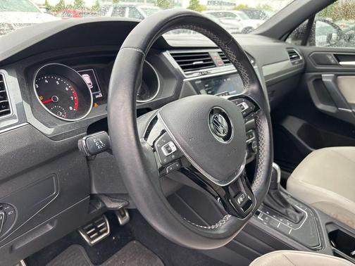 Pure White 2020 Volkswagen Tiguan 2.0T SE R-Line Black