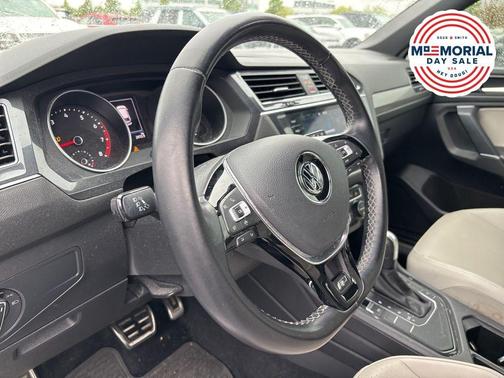 Pure White 2020 Volkswagen Tiguan 2.0T SE R-Line Black