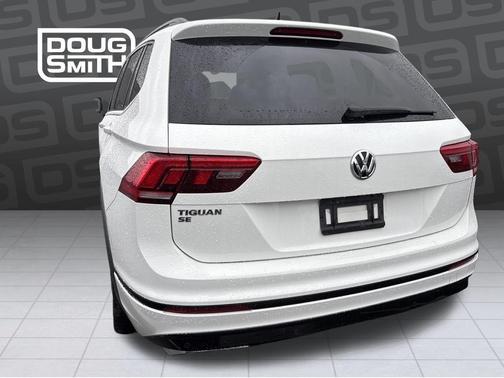 Pure White 2020 Volkswagen Tiguan 2.0T SE R-Line Black