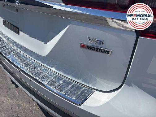 Pure White 2019 Volkswagen Atlas 3.6L SEL Premium