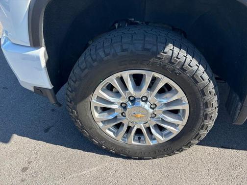 Summit White 2023 Chevrolet Silverado 3500 High Country