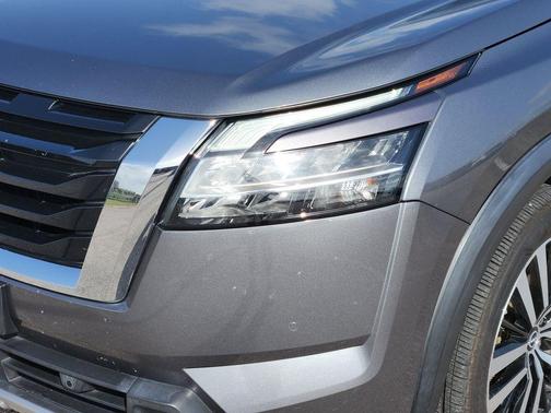 Gun Metallic 2023 Nissan Pathfinder Platinum