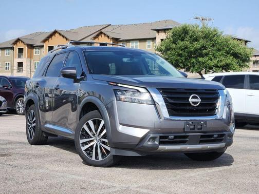 Gun Metallic 2023 Nissan Pathfinder Platinum