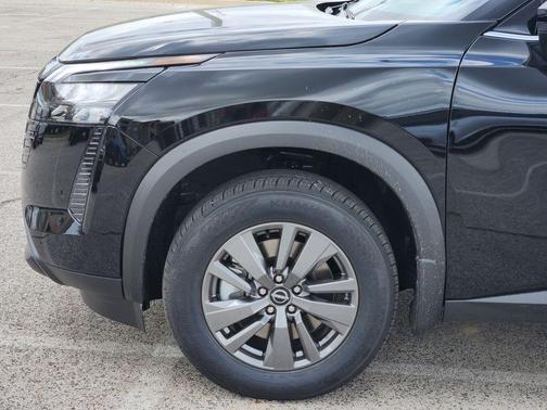 Black 2026 Nissan Pathfinder SV