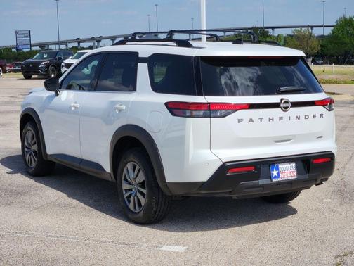 Everest White P 2026 Nissan Pathfinder SV