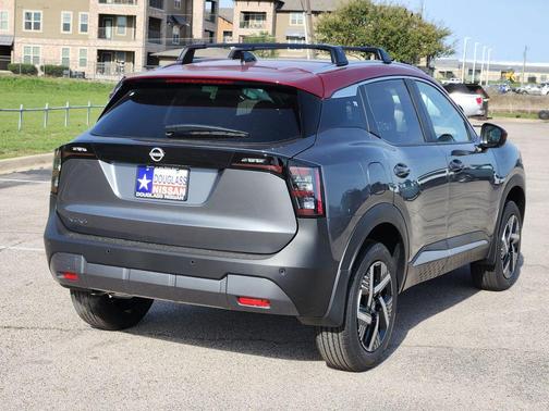 2t Gun Red Roof 2026 Nissan Kicks SV
