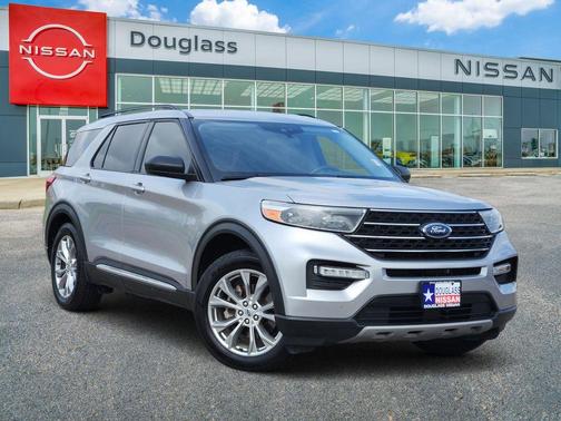 Silver Metallic 2022 Ford Explorer XLT