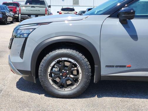 Boulder Gray Metallic 2026 Nissan Pathfinder Rock Creek