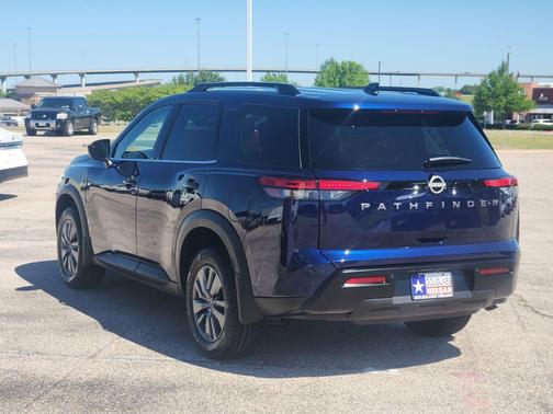 Deep Ocean Blue 2026 Nissan Pathfinder SV