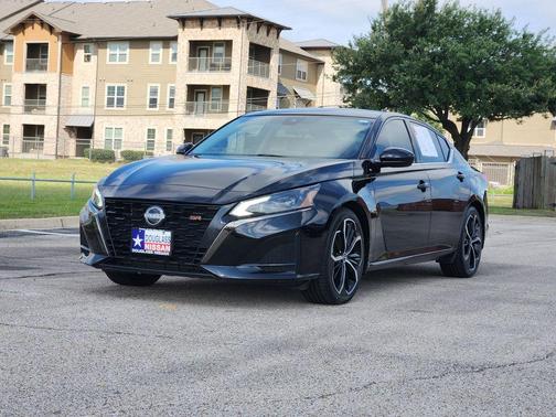 Black 2023 Nissan Altima 2.5 SR