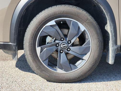 Baja Storm 2024 Nissan Rogue SV