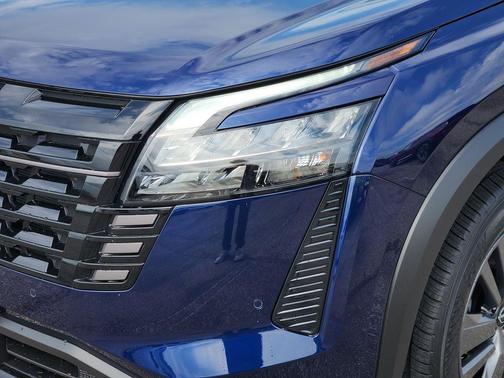 Deep Ocean Blue 2026 Nissan Pathfinder SV