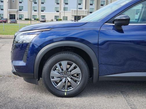 Deep Ocean Blue 2026 Nissan Pathfinder SV