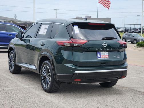 Obsidian Green 2026 Nissan Rogue Platinum