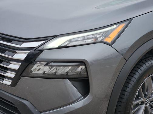 Gun Metallic 2025 Nissan Rogue S