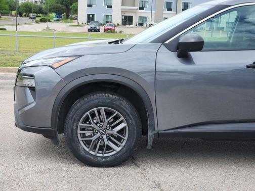 Gun Metallic 2025 Nissan Rogue S