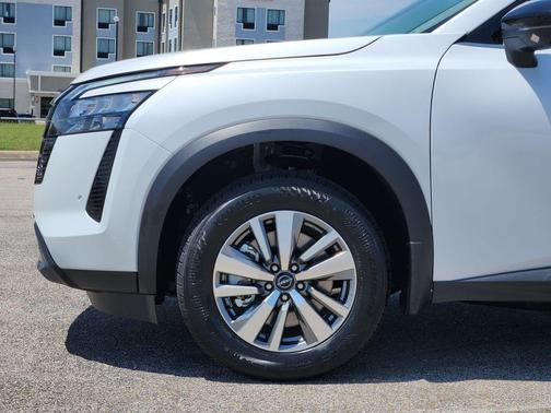Pearl 2026 Nissan Pathfinder SL