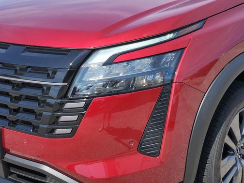 Scarlet Ember Tintcoat 2026 Nissan Pathfinder SV