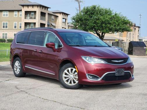 Velvet Red Pearlcoat 2017 Chrysler Pacifica Touring-L
