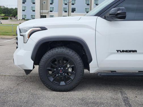 Ice 2023 Toyota Tundra SR5