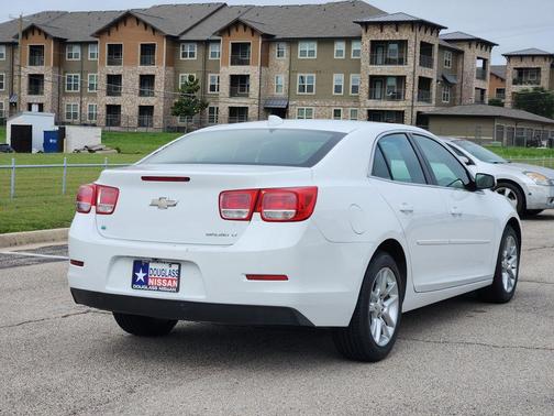 Summit White 2015 Chevrolet Malibu 1LT
