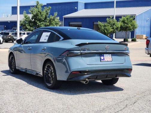 2t Gry Blk Roof 2026 Nissan Sentra SR