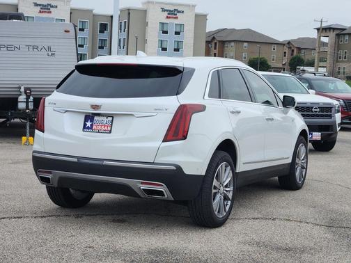 Crystal White Tri-Coat 2025 Cadillac XT5 Premium Luxury