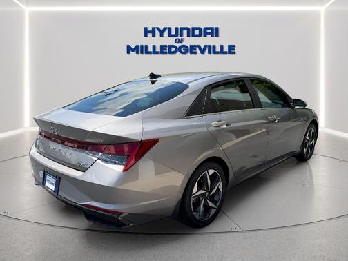 Fluid Metal 2023 Hyundai ELANTRA HEV Limited